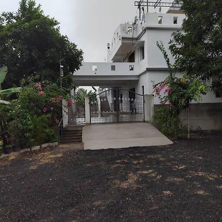 Gangi Kota North Flat Apartment Kovvur Bagian luar foto