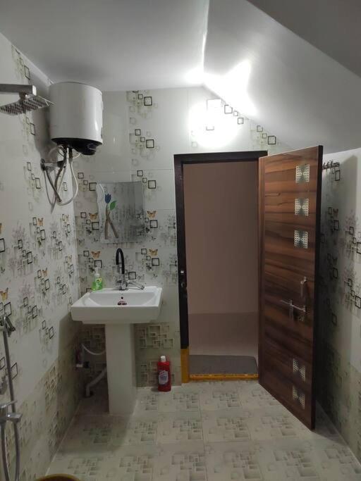 Gangi Kota North Flat Apartment Kovvur Bagian luar foto