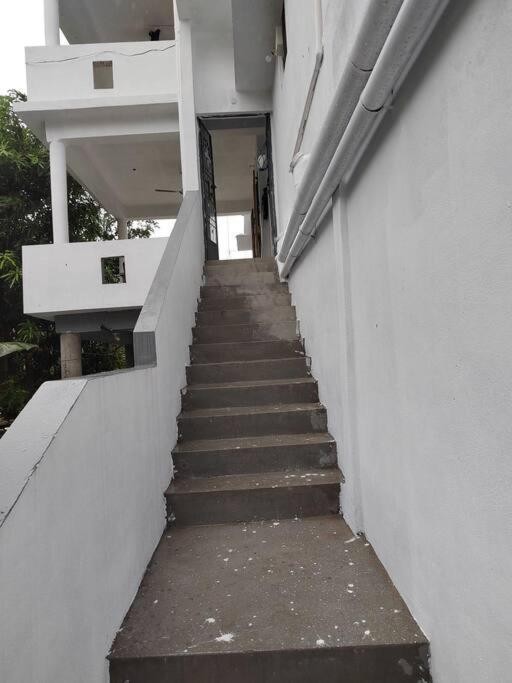Gangi Kota North Flat Apartment Kovvur Bagian luar foto